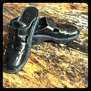 B.O.C by Born patent leather clog